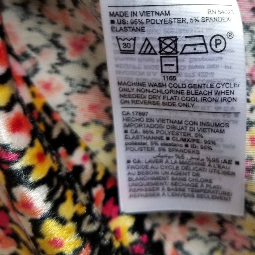 NWT Velvet Floral Top
Old navy yellow pink black - Picture 5 of 8